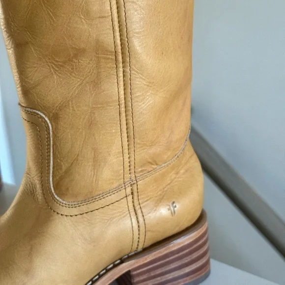 Frye Campus 14L Banana Leather Boots - Picture 3 of 5